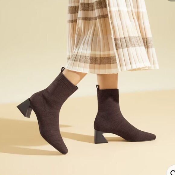 Vivaia Regina Pro Chocolate Brown Boots Size 105